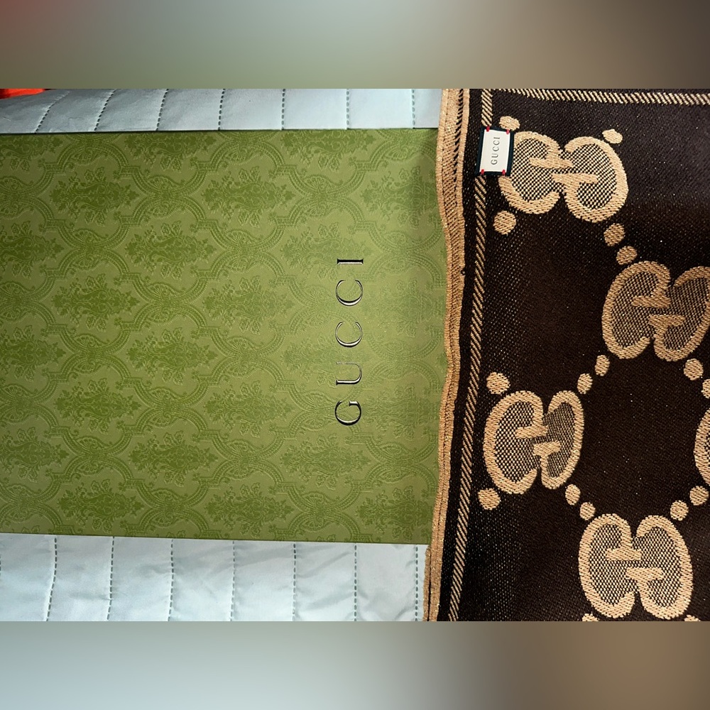 Authentic Gucci Scarf - Picture 4 of 8